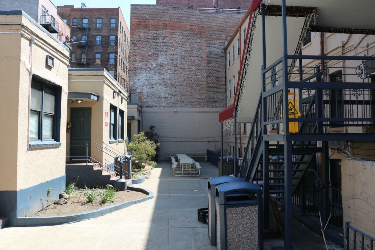 Chelsea International Hostel New York Exterior photo